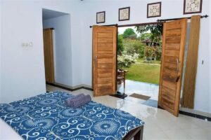 Isla Indah Retreat–Budget Fan Room in Local homestay