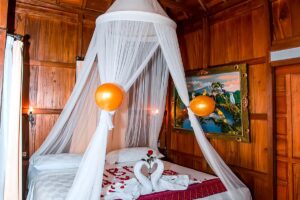 Dukuh Resort–Private Deluxe Balinese Villa Room for 1